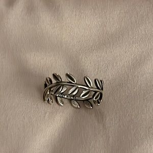 Pandora Laurel Wreath Ring